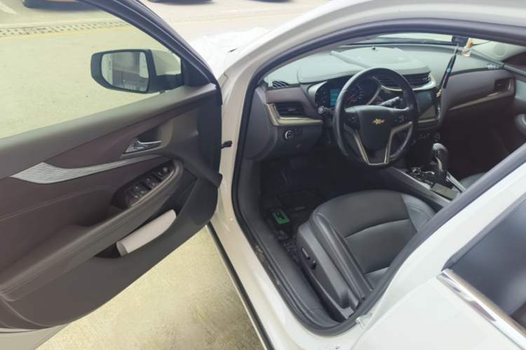 Used Chevrolet Malibu 2018 530T Automatic Fashion Edition Driver Seat