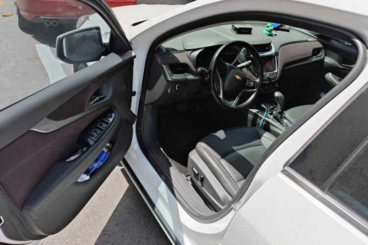 Used Chevrolet Malibu 2018 530T Automatic Luxury Edition Driver Seat
