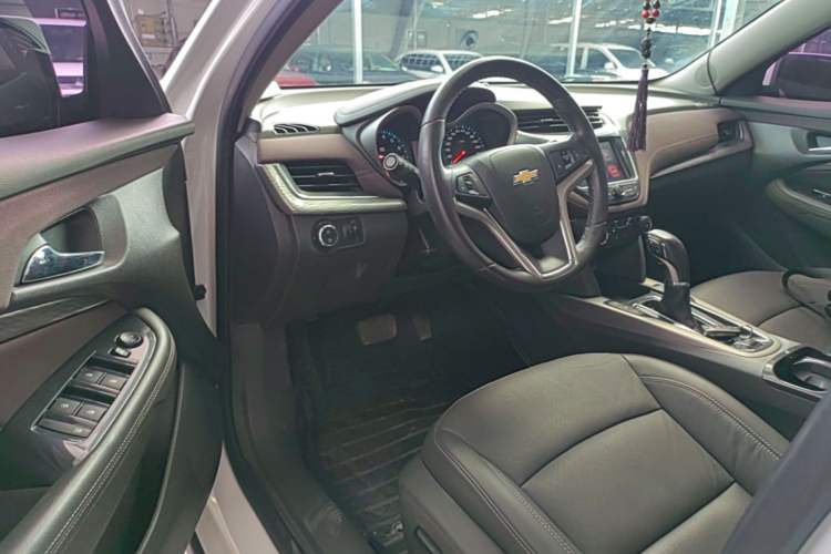 Used Chevrolet Malibu 2018 530T Automatic Luxury Edition Driver Seat
