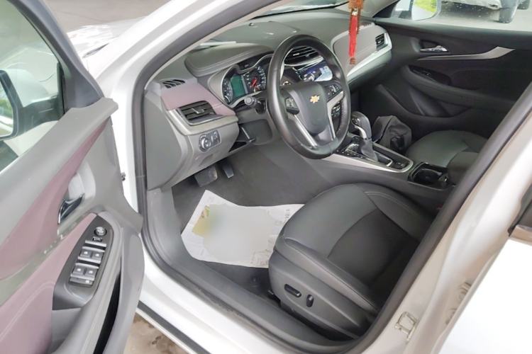 Used Chevrolet Malibu 2018 530T Automatic Luxury Edition Driver Seat