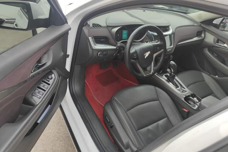 Used Chevrolet Malibu 2018 530T Automatic Luxury Edition Driver Seat