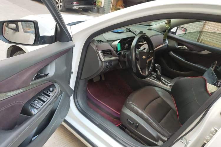 Used Chevrolet Malibu 2018 530T Automatic Luxury Edition Driver Seat