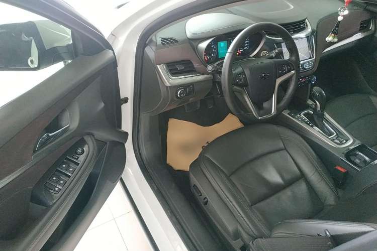 Used Chevrolet Malibu 2018 530T Automatic Luxury Edition Driver Seat
