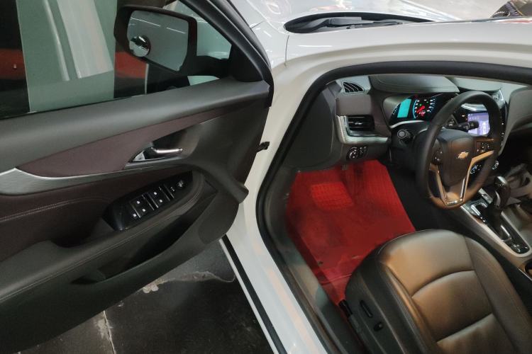 Used Chevrolet Malibu 2018 530T Automatic Fashion Edition Driver Seat