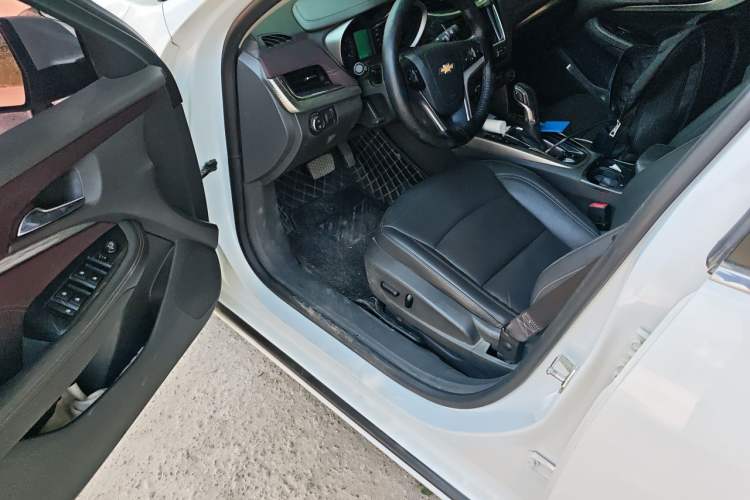Used Chevrolet Malibu 2018 530T Automatic Luxury Edition Driver Seat