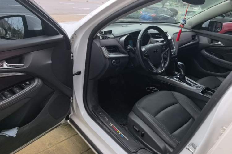 Used Chevrolet Malibu 2018 530T Automatic Luxury Edition Driver Seat
