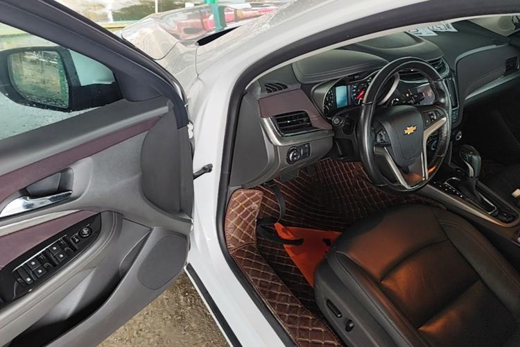 Used Chevrolet Malibu 2018 530T Automatic Luxury Edition Driver Seat