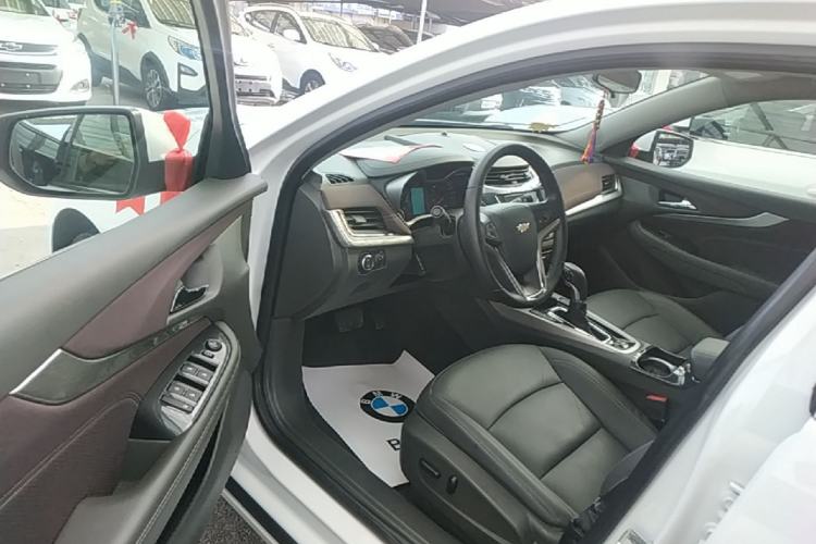 Used Chevrolet Malibu 2018 530T Automatic Luxury Edition Driver Seat