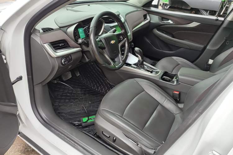 Used Chevrolet Malibu 2018 530T Automatic Luxury Edition Driver Seat