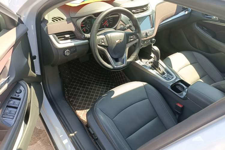 Used Chevrolet Malibu 2018 530T Automatic Luxury Edition Driver Seat