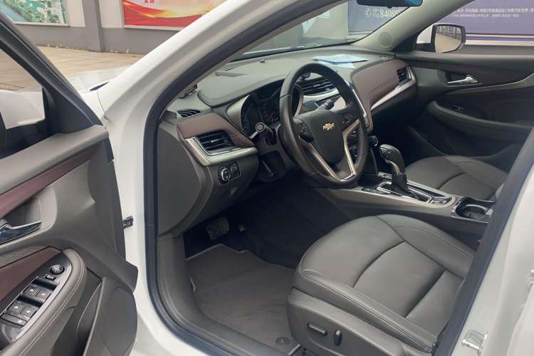 Used Chevrolet Malibu 2018 530T Automatic Luxury Edition Driver Seat
