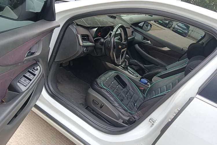 Used Chevrolet Malibu 2018 530T Automatic Luxury Edition Driver Seat