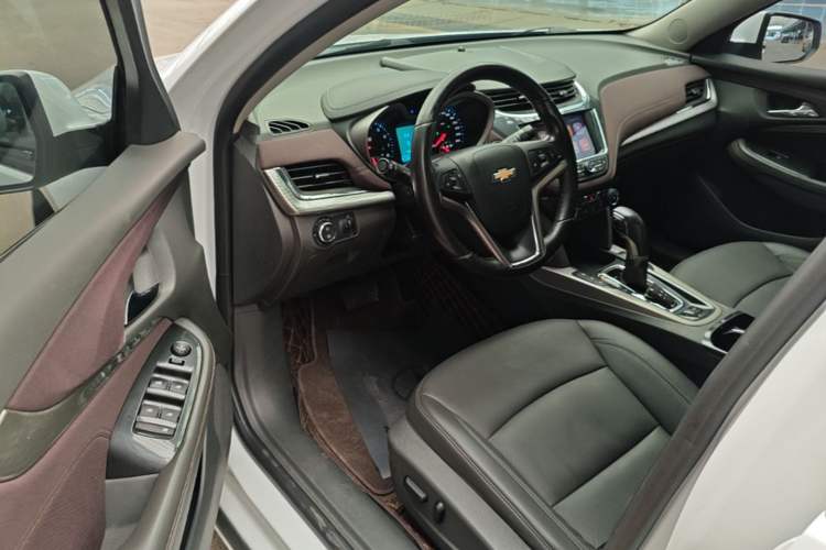 Used Chevrolet Malibu 2018 530T Automatic Luxury Edition Driver Seat