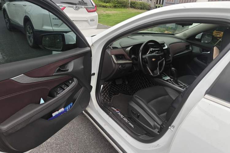 Used Chevrolet Malibu 2018 530T Automatic Fashion Edition Driver Seat