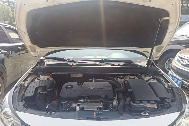 Used Chevrolet Malibu 2018 530T Automatic Fashion Edition Engine Bay