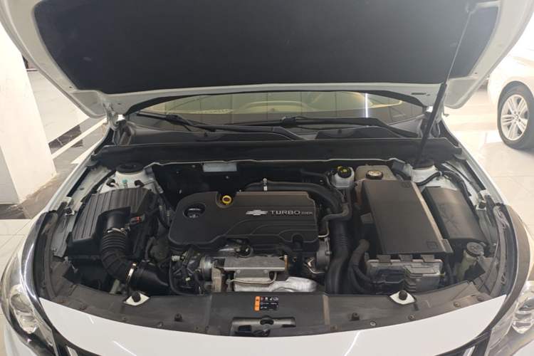 Used Chevrolet Malibu 2018 530T Automatic Fashion Edition Engine Bay
