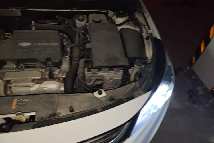 Used Chevrolet Malibu 2018 530T Automatic Fashion Edition Engine Bay Left