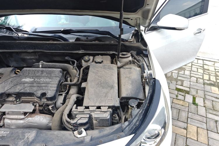 Used Chevrolet Malibu 2018 530T Automatic Fashion Edition Engine Bay Left