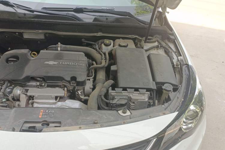 Used Chevrolet Malibu 2018 530T Automatic Fashion Edition Engine Bay Left