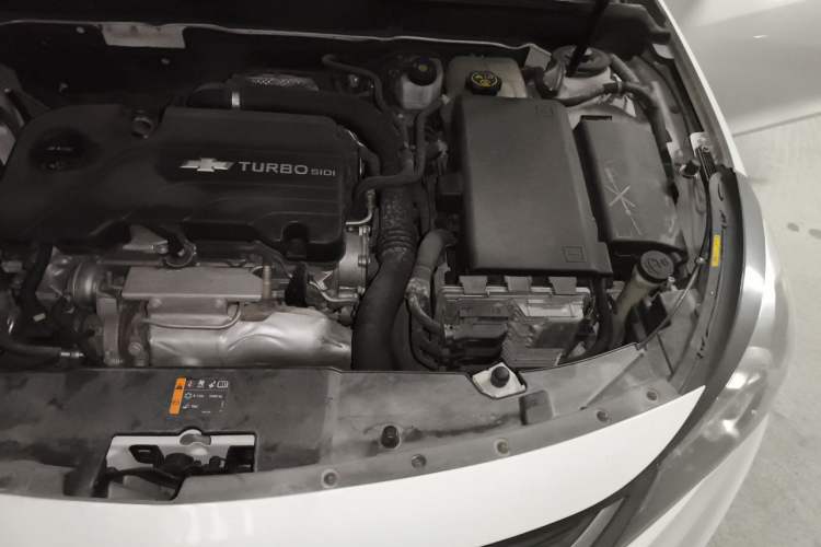 Used Chevrolet Malibu 2018 530T Automatic Fashion Edition Engine Bay Left