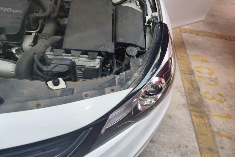Used Chevrolet Malibu 2018 530T Automatic Fashion Edition Engine Bay Left