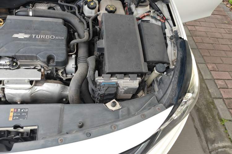 Used Chevrolet Malibu 2018 530T Automatic Fashion Edition Engine Bay Left