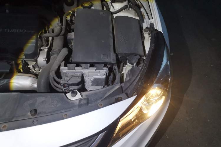 Used Chevrolet Malibu 2018 530T Automatic Fashion Edition Engine Bay Left