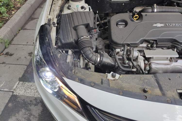 Used Chevrolet Malibu 2018 530T Automatic Fashion Edition Engine Bay Right