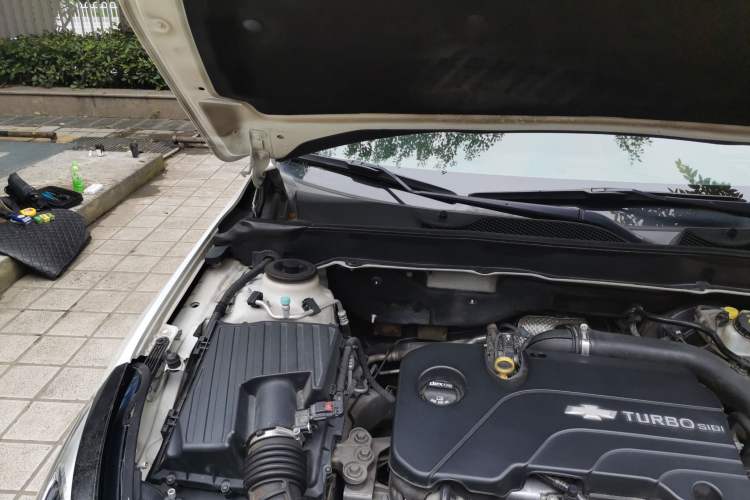 Used Chevrolet Malibu 2018 530T Automatic Fashion Edition Engine Bay Right
