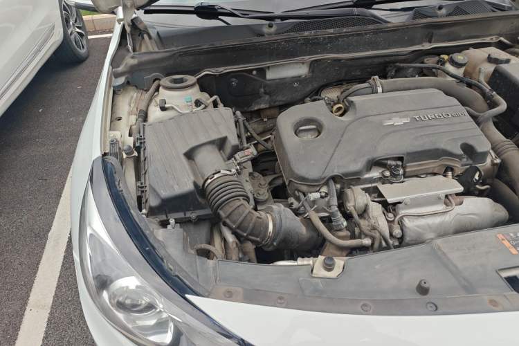 Used Chevrolet Malibu 2018 530T Automatic Fashion Edition Engine Bay Right