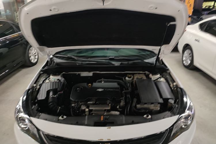 Used Chevrolet Malibu 2018 530T Automatic Fashion Edition Engine Bay