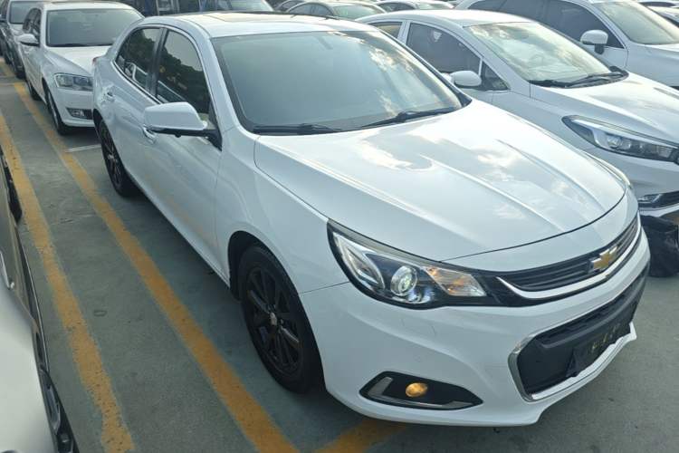 Used Chevrolet Malibu 2018 530T Automatic Luxury Edition Front Right 45 Deg