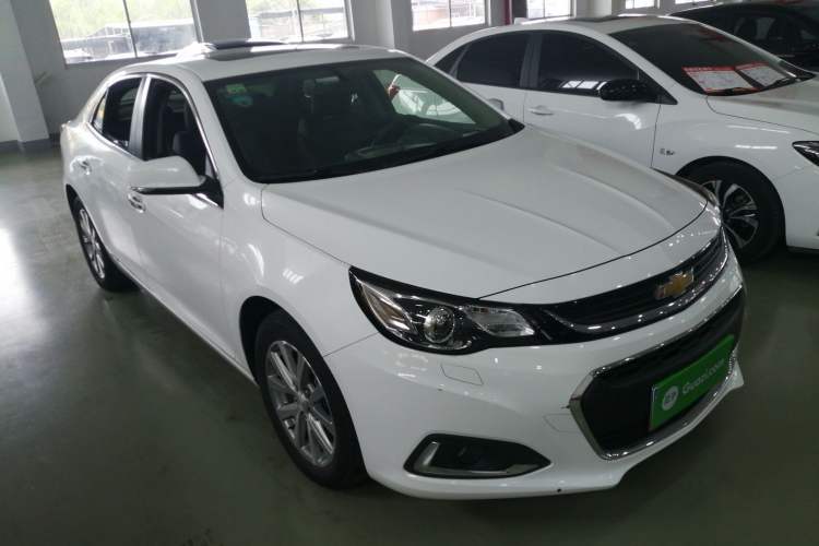 Used Chevrolet Malibu 2018 530T Automatic Luxury Edition Front Right 45 Deg