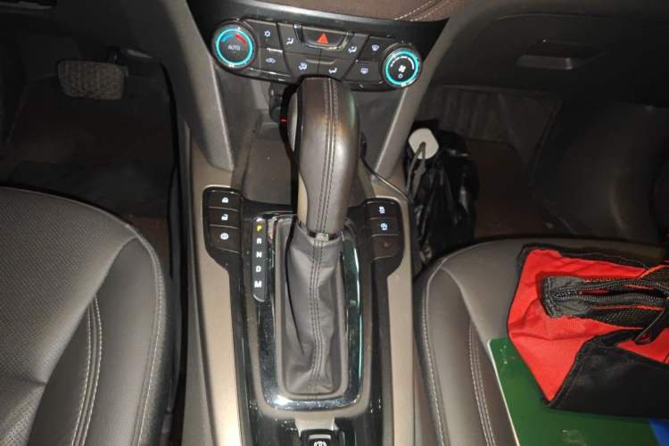 Used Chevrolet Malibu 2018 530T Automatic Luxury Edition Gear Lever