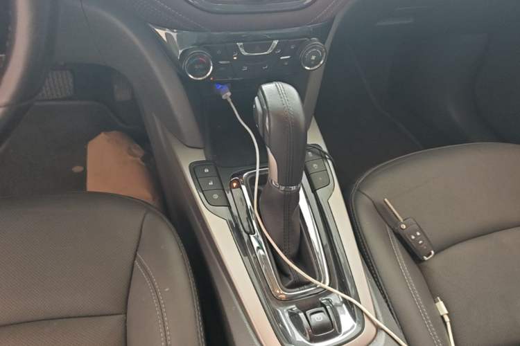 Used Chevrolet Malibu 2018 530T Automatic Fashion Edition Gear Lever