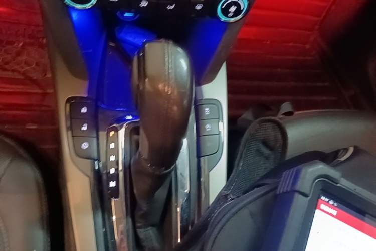 Used Chevrolet Malibu 2018 530T Automatic Fashion Edition Gear Lever