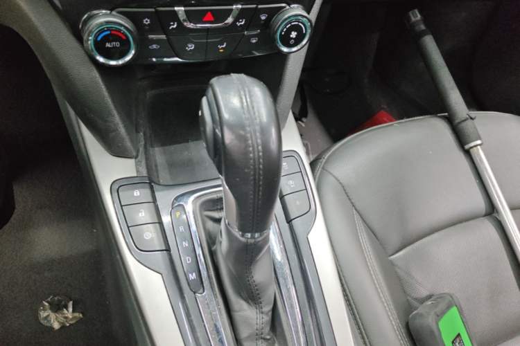 Used Chevrolet Malibu 2018 530T Automatic Luxury Edition Gear Lever