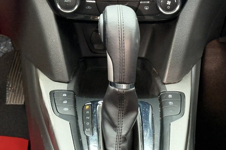 Used Chevrolet Malibu 2018 530T Automatic Luxury Edition Gear Lever