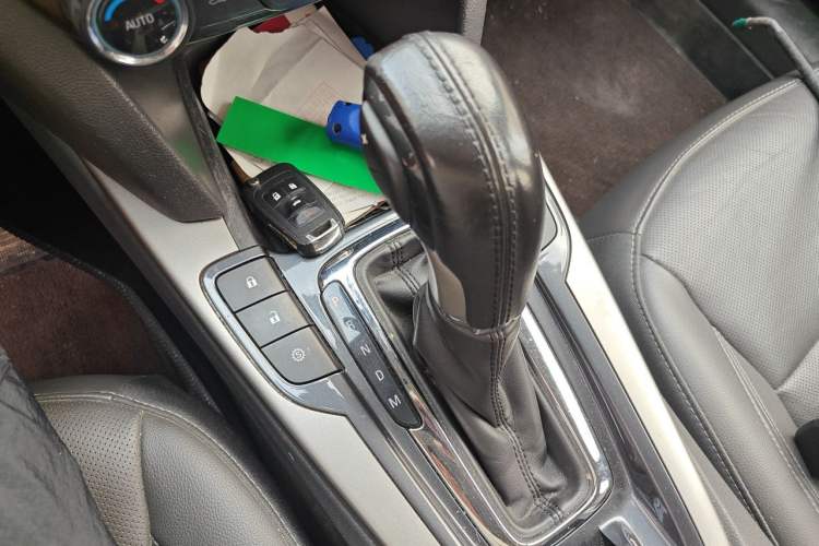 Used Chevrolet Malibu 2018 530T Automatic Luxury Edition Gear Lever