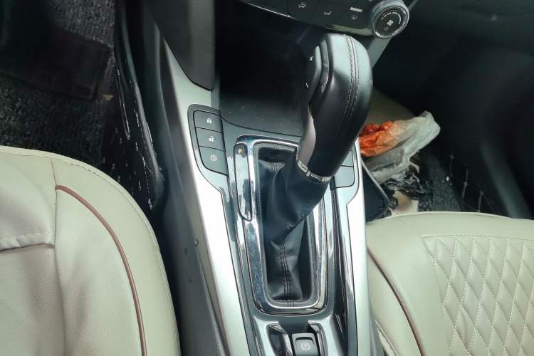 Used Chevrolet Malibu 2018 530T Automatic Luxury Edition Gear Lever