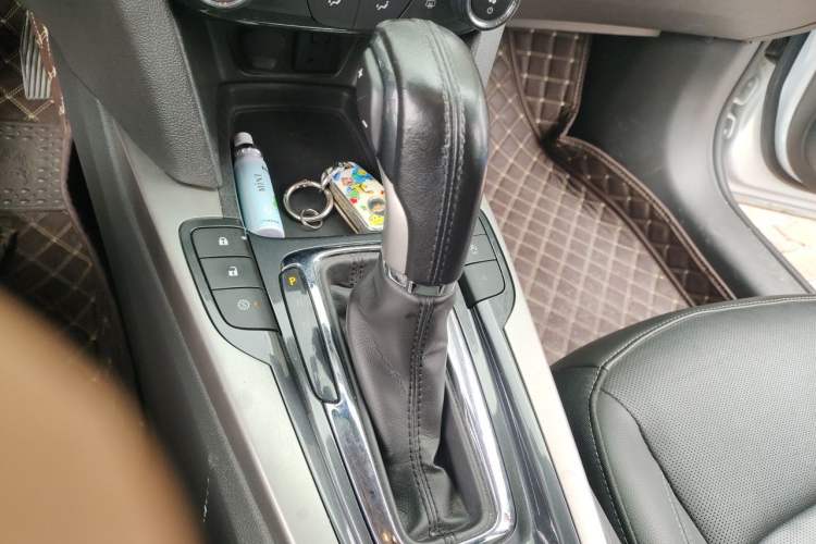 Used Chevrolet Malibu 2018 530T Automatic Luxury Edition Gear Lever