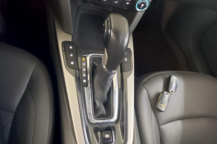 Used Chevrolet Malibu 2018 530T Automatic Fashion Edition Gear Lever