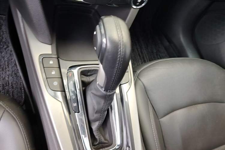 Used Chevrolet Malibu 2018 530T Automatic Luxury Edition Gear Lever