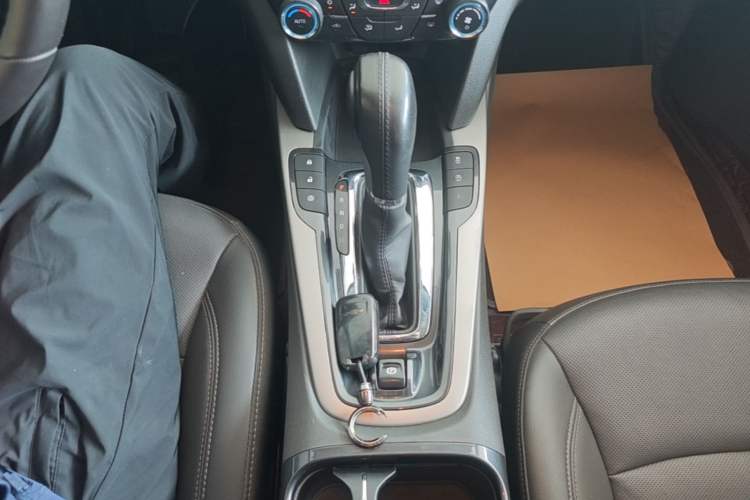 Used Chevrolet Malibu 2018 530T Automatic Luxury Edition Gear Lever