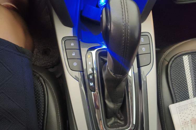 Used Chevrolet Malibu 2018 530T Automatic Luxury Edition Gear Lever