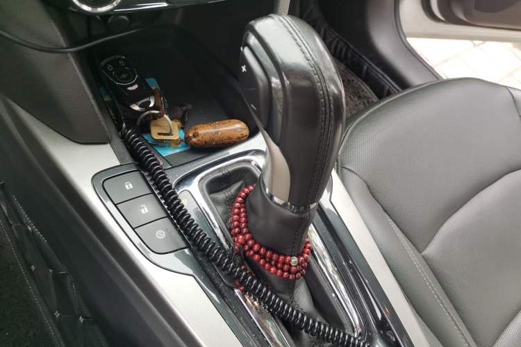Used Chevrolet Malibu 2018 530T Automatic Fashion Edition Gear Lever