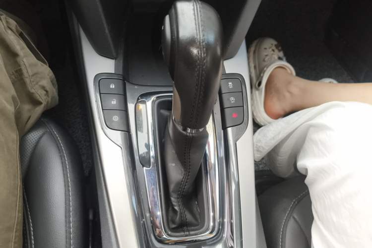 Used Chevrolet Malibu 2018 530T Automatic Luxury Edition Gear Lever