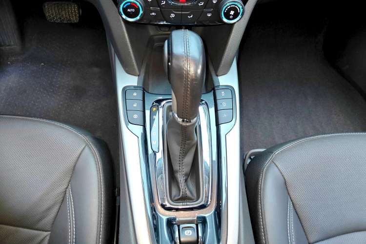 Used Chevrolet Malibu 2018 530T Automatic Fashion Edition Gear Lever