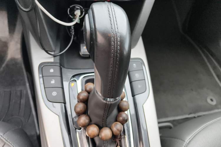 Used Chevrolet Malibu 2018 530T Automatic Fashion Edition Gear Lever