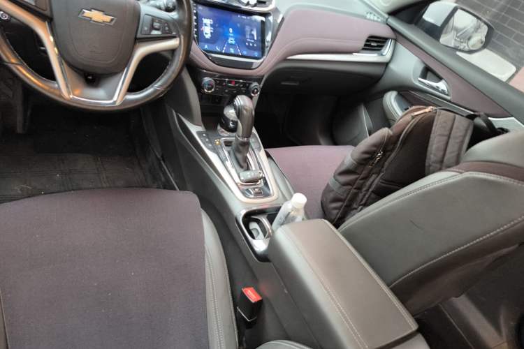 Used Chevrolet Malibu 2018 530T Automatic Fashion Edition Gear Lever